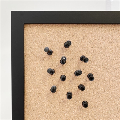 Whiteboard med veckoplan ENGELSKA, kork- och kritavla 60 x 40 cm, inkl. svart magnetisk tuschpenna, 4 x svarta 20 mm magneter, 12 svarta nålar och 1 paket krita (5 st.)
